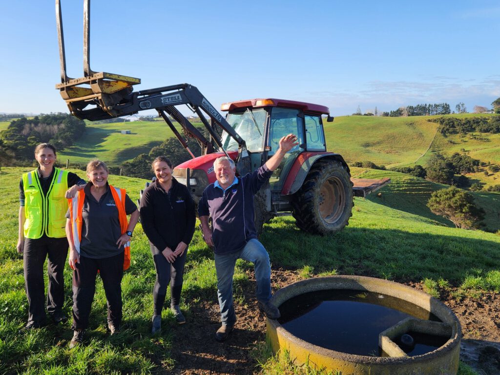 L R – Jess Reaburn, Shona Oliver, Justine Daw, And South Head Farmer Ross Webber.